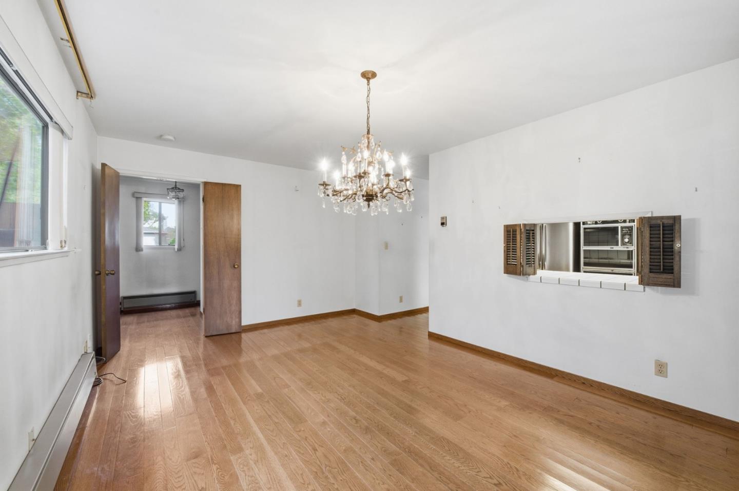 Detail Gallery Image 9 of 73 For 831 University Dr #831-833,  Menlo Park,  CA 94025 - 6 Beds | 4/2 Baths