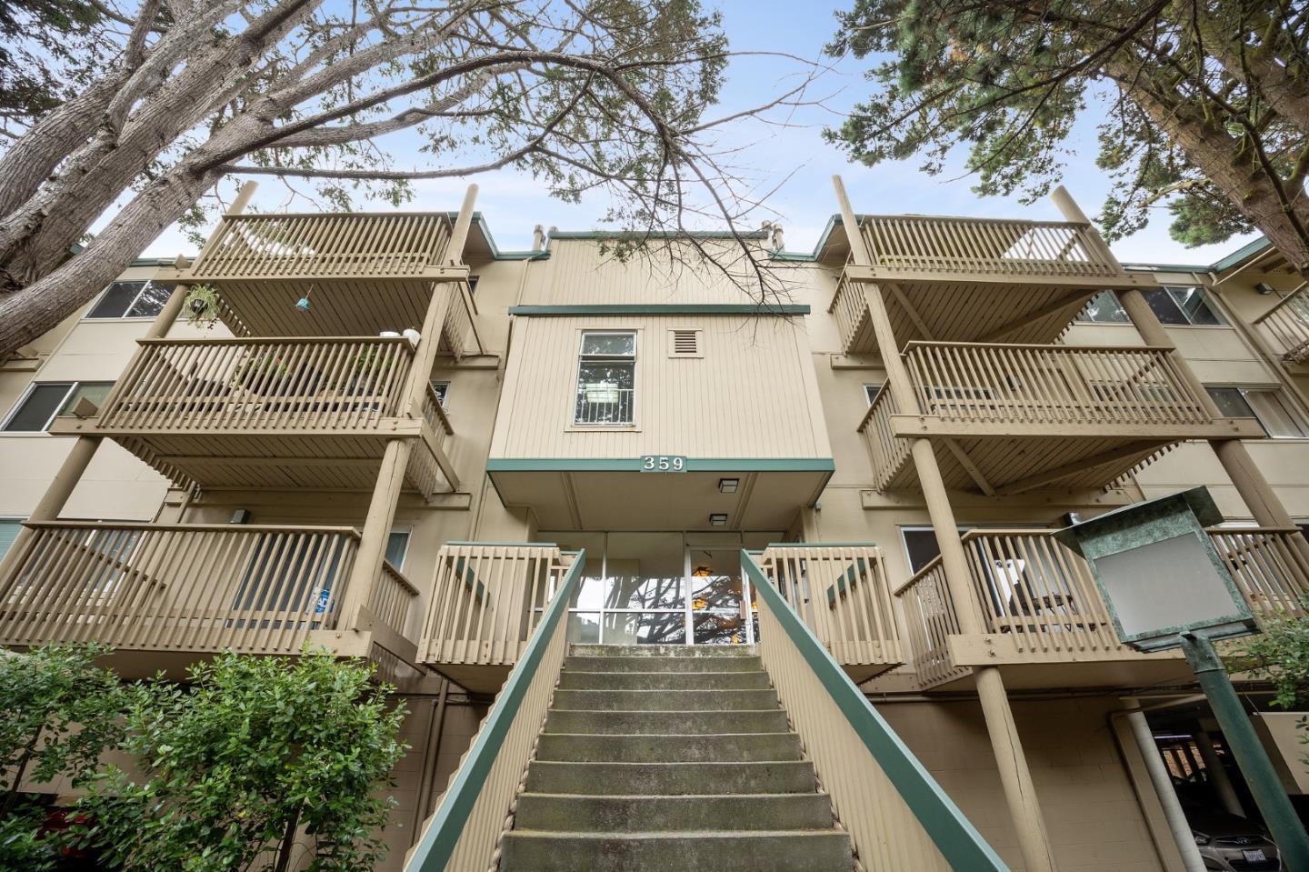 Detail Gallery Image 6 of 33 For 359 Half Moon Ln #113,  Daly City,  CA 94015 - 1 Beds | 1 Baths