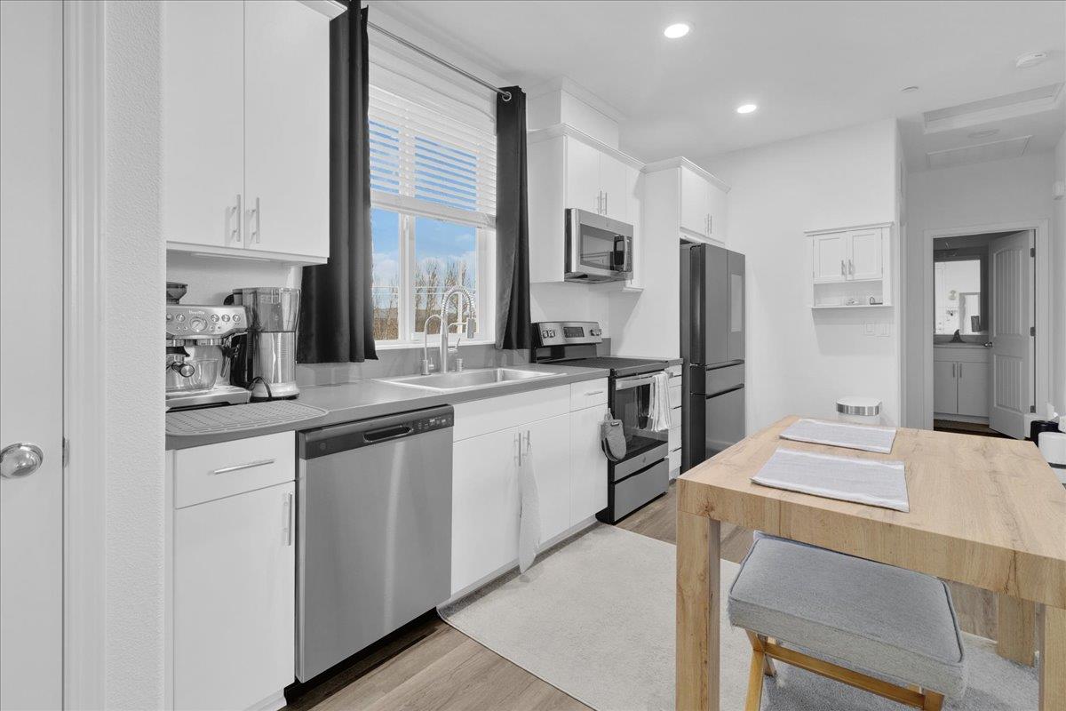 Detail Gallery Image 4 of 24 For 836 Vasquez Dr, Soledad,  CA 93960 - 1 Beds | 1 Baths