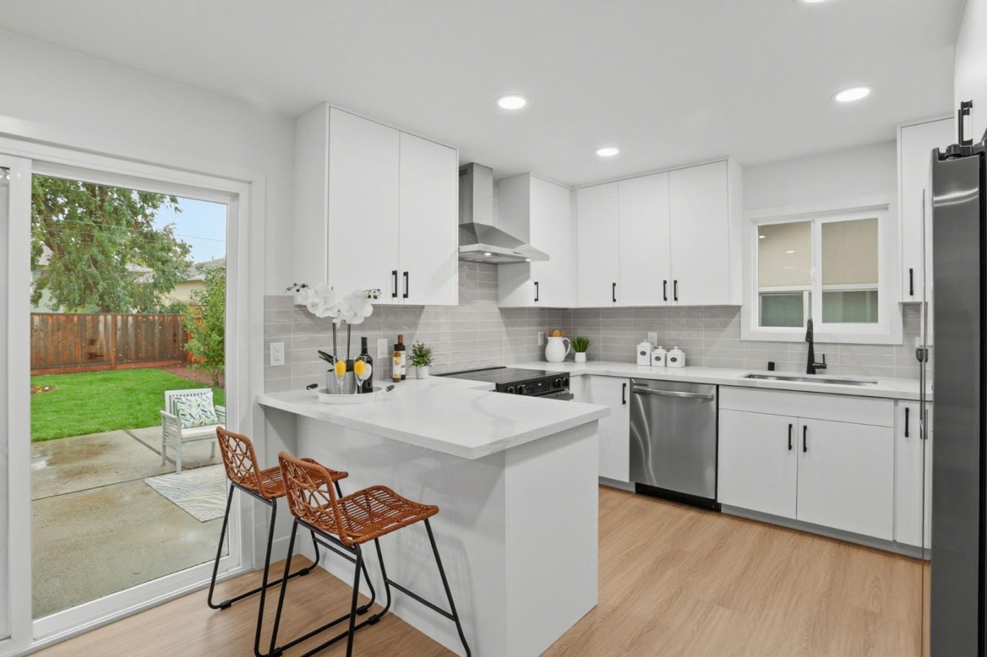 Detail Gallery Image 6 of 23 For 4923 Corbin Ave, San Jose,  CA 95118 - 3 Beds | 2 Baths