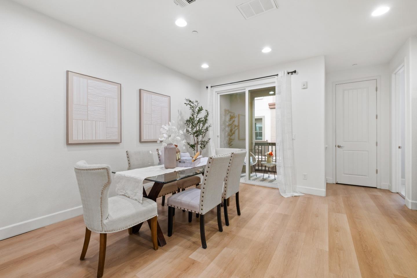 Detail Gallery Image 13 of 59 For 1356 Neleigh Pl, San Jose,  CA 95131 - 3 Beds | 2/1 Baths