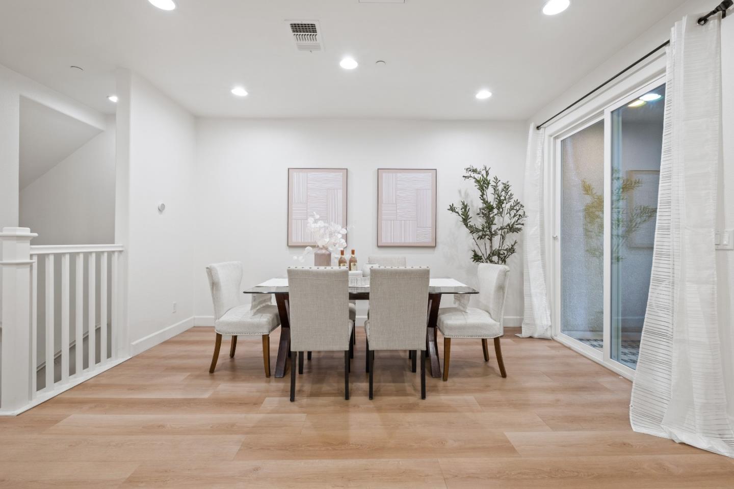 Detail Gallery Image 14 of 59 For 1356 Neleigh Pl, San Jose,  CA 95131 - 3 Beds | 2/1 Baths