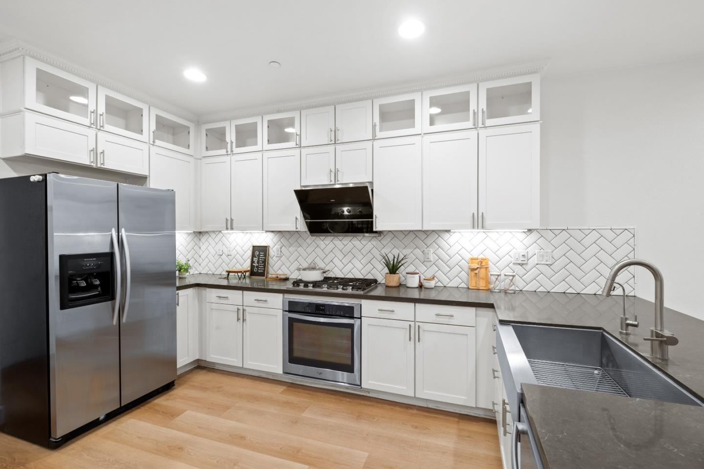 Detail Gallery Image 20 of 59 For 1356 Neleigh Pl, San Jose,  CA 95131 - 3 Beds | 2/1 Baths