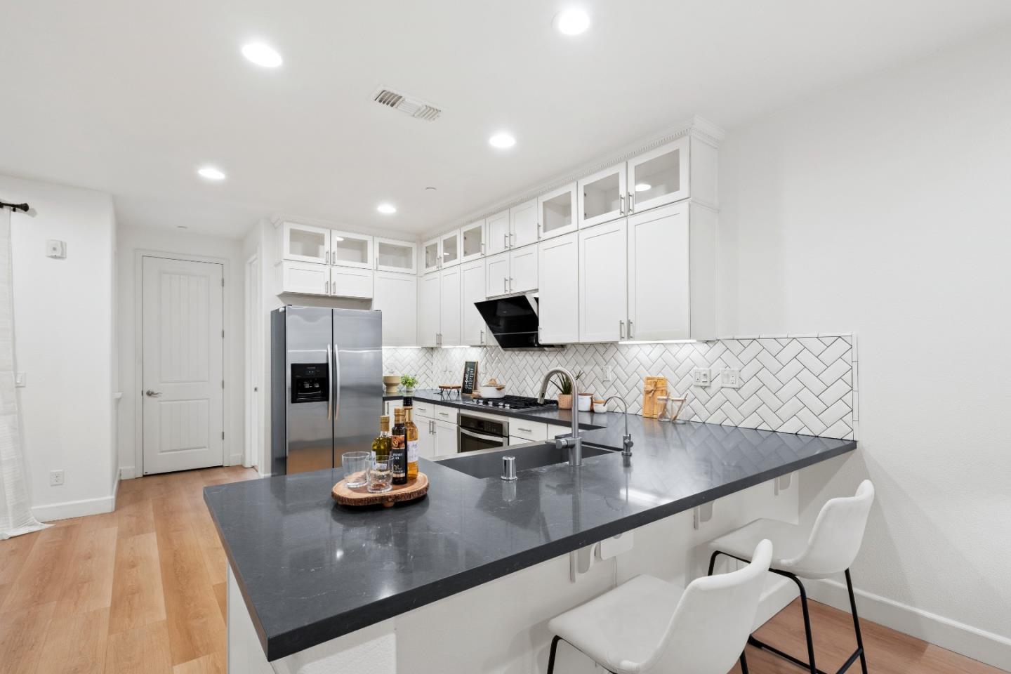 Detail Gallery Image 23 of 59 For 1356 Neleigh Pl, San Jose,  CA 95131 - 3 Beds | 2/1 Baths