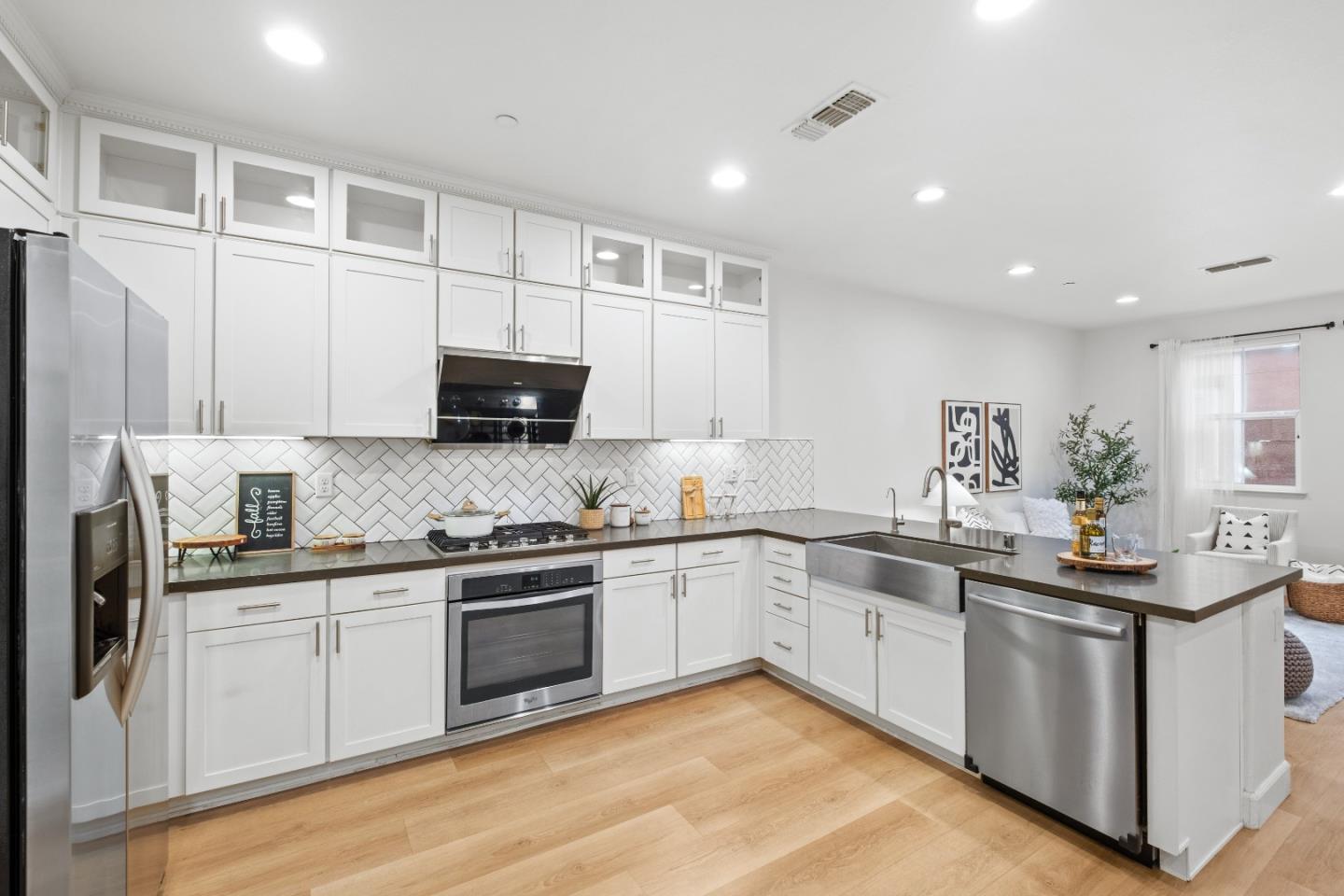 Detail Gallery Image 6 of 59 For 1356 Neleigh Pl, San Jose,  CA 95131 - 3 Beds | 2/1 Baths