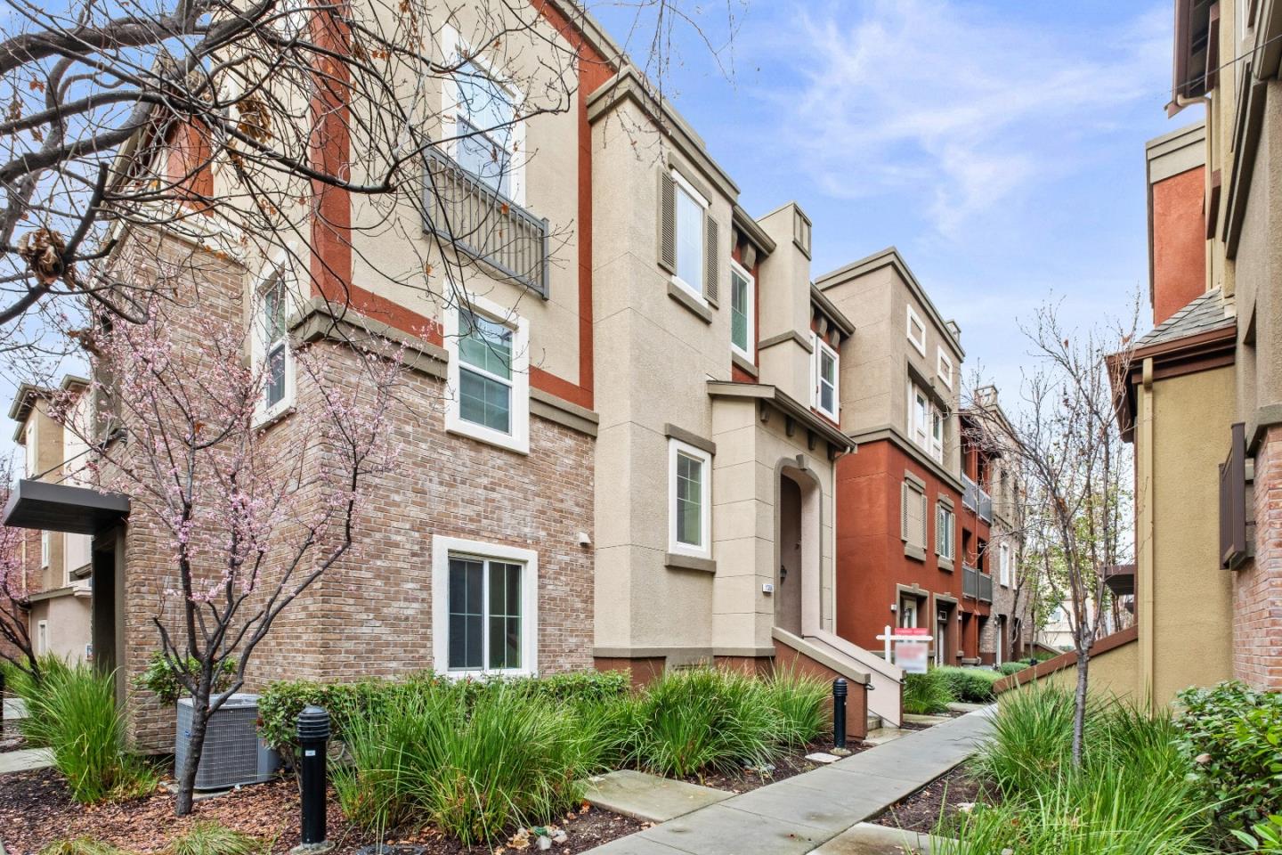 Detail Gallery Image 7 of 59 For 1356 Neleigh Pl, San Jose,  CA 95131 - 3 Beds | 2/1 Baths