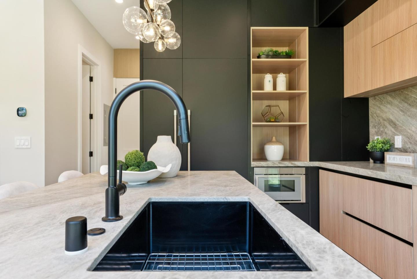 Detail Gallery Image 14 of 65 For 1599 Bonita Ave, Mountain View,  CA 94040 - 4 Beds | 3/1 Baths