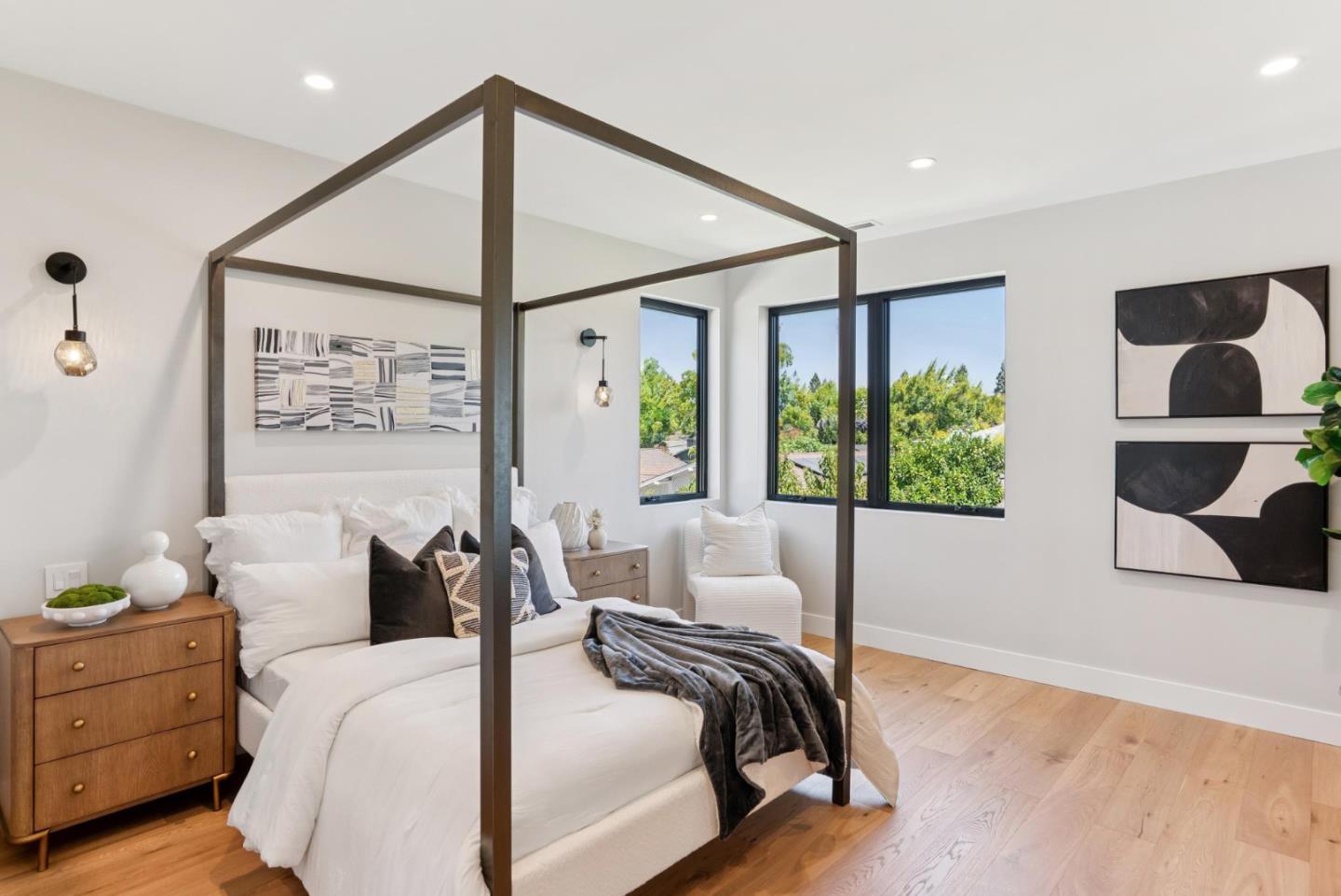 Detail Gallery Image 35 of 65 For 1599 Bonita Ave, Mountain View,  CA 94040 - 4 Beds | 3/1 Baths