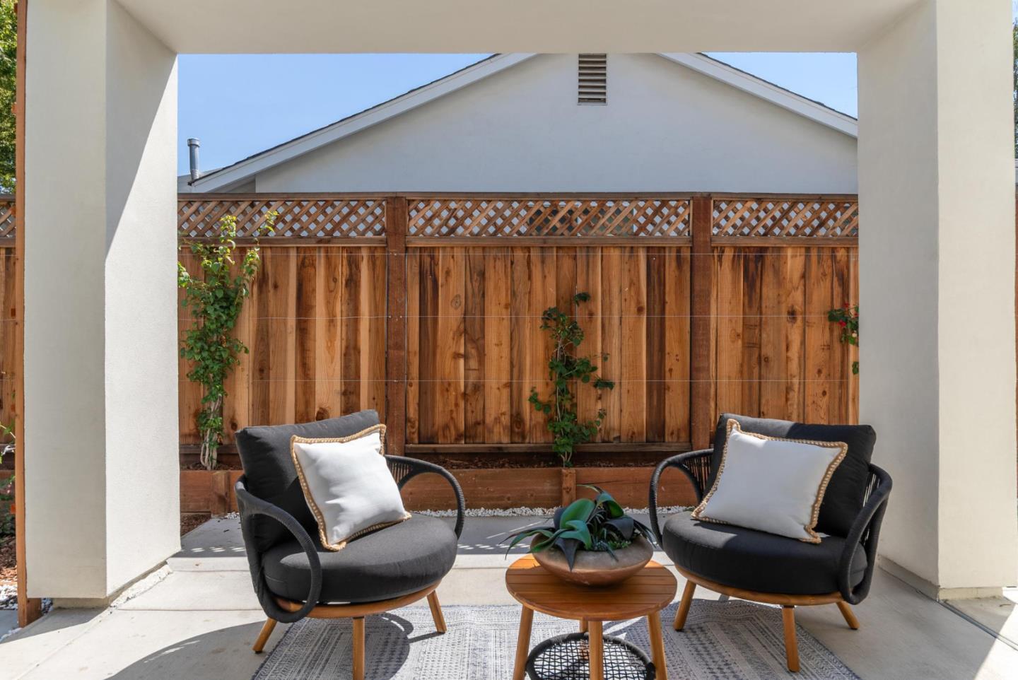 Detail Gallery Image 60 of 65 For 1599 Bonita Ave, Mountain View,  CA 94040 - 4 Beds | 3/1 Baths