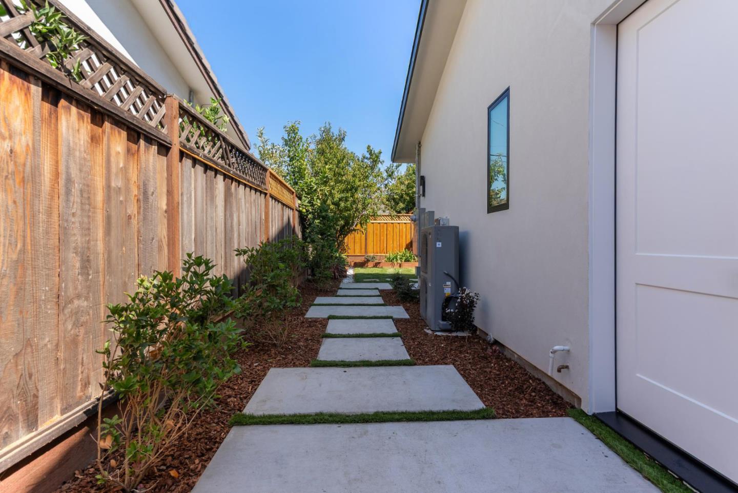 Detail Gallery Image 62 of 65 For 1599 Bonita Ave, Mountain View,  CA 94040 - 4 Beds | 3/1 Baths