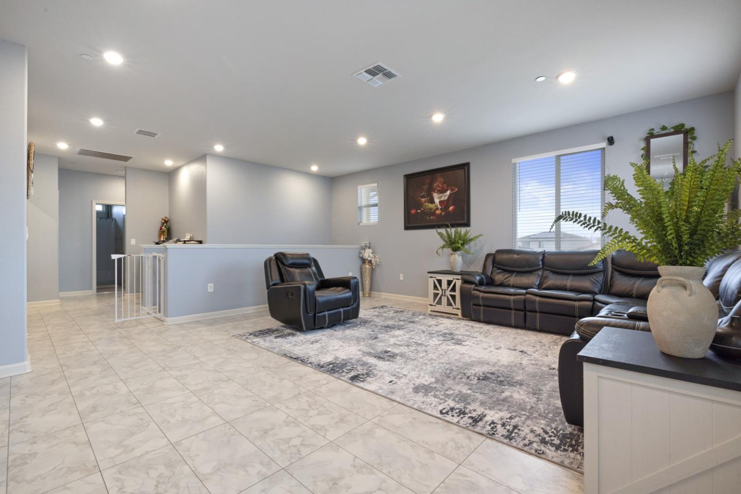 Detail Gallery Image 25 of 56 For 2075 Martin St, Los Banos,  CA 93635 - 5 Beds | 3 Baths