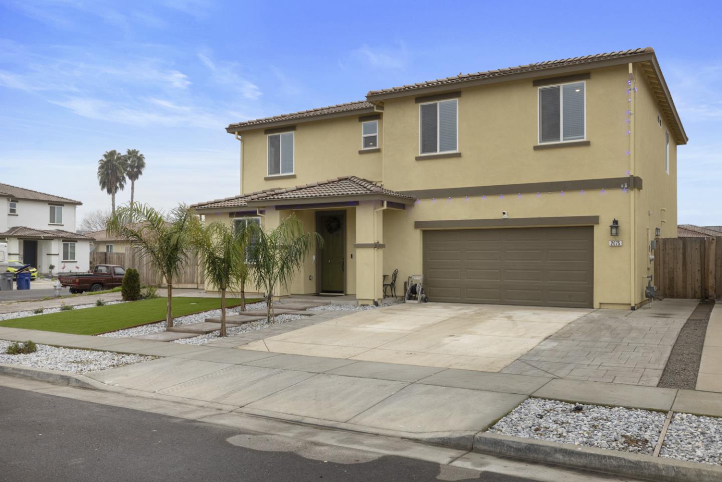 Detail Gallery Image 4 of 56 For 2075 Martin St, Los Banos,  CA 93635 - 5 Beds | 3 Baths