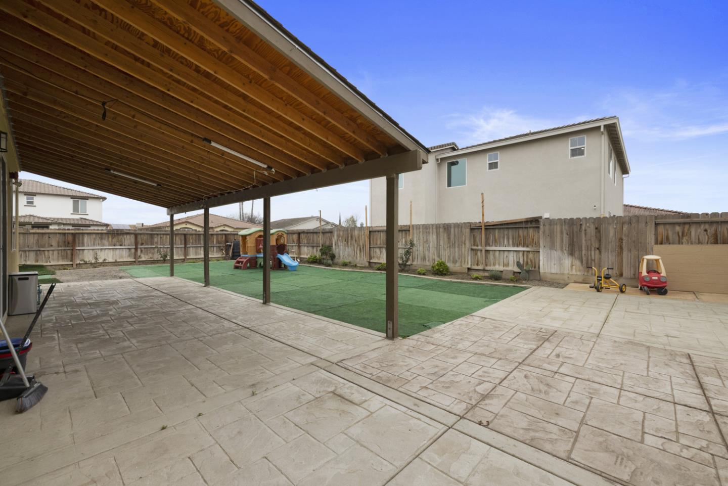 Detail Gallery Image 43 of 56 For 2075 Martin St, Los Banos,  CA 93635 - 5 Beds | 3 Baths