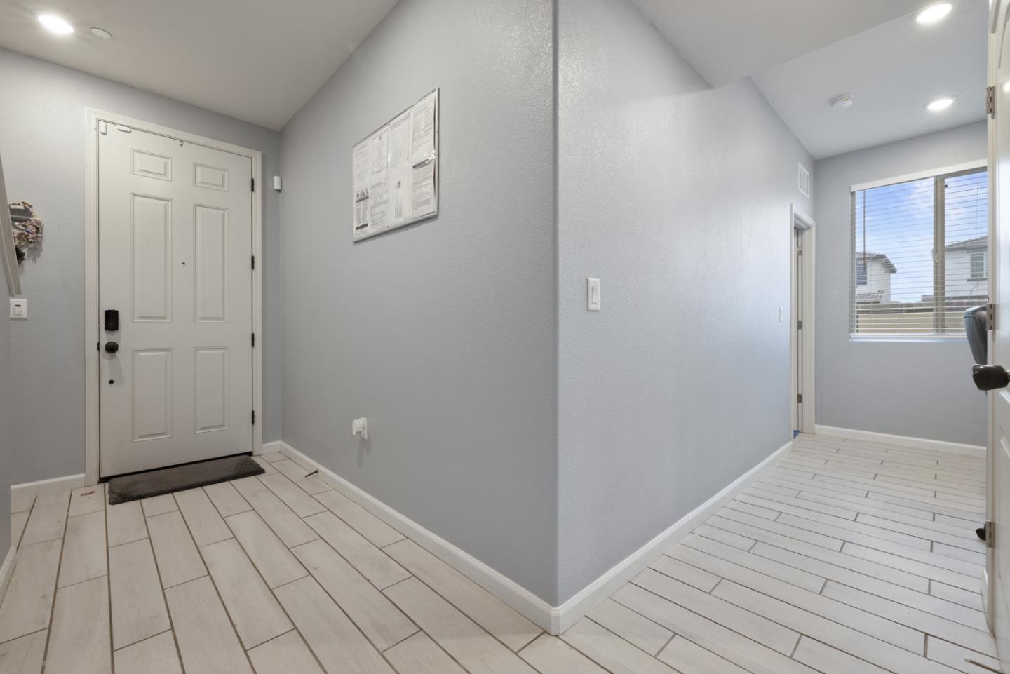 Detail Gallery Image 7 of 56 For 2075 Martin St, Los Banos,  CA 93635 - 5 Beds | 3 Baths