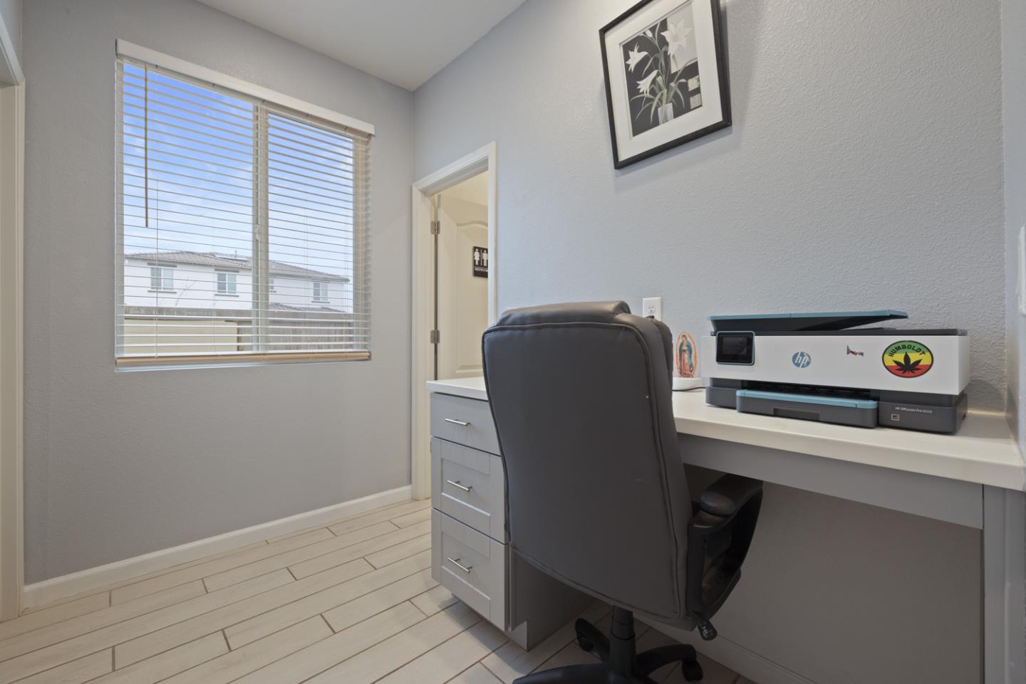 Detail Gallery Image 8 of 56 For 2075 Martin St, Los Banos,  CA 93635 - 5 Beds | 3 Baths