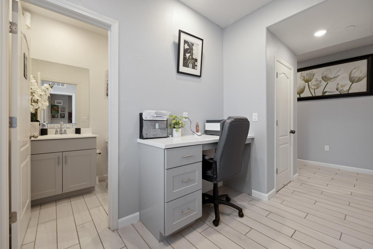 Detail Gallery Image 9 of 56 For 2075 Martin St, Los Banos,  CA 93635 - 5 Beds | 3 Baths