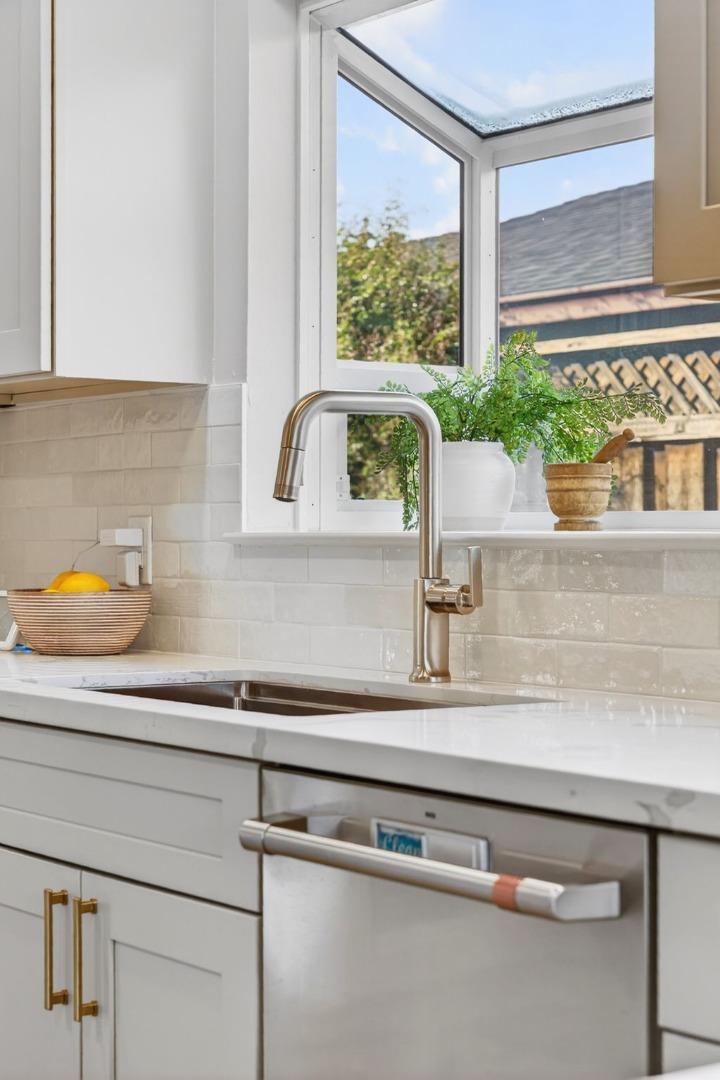 Detail Gallery Image 23 of 57 For 2864 Nicholas Dr, San Jose,  CA 95124 - 3 Beds | 2/1 Baths