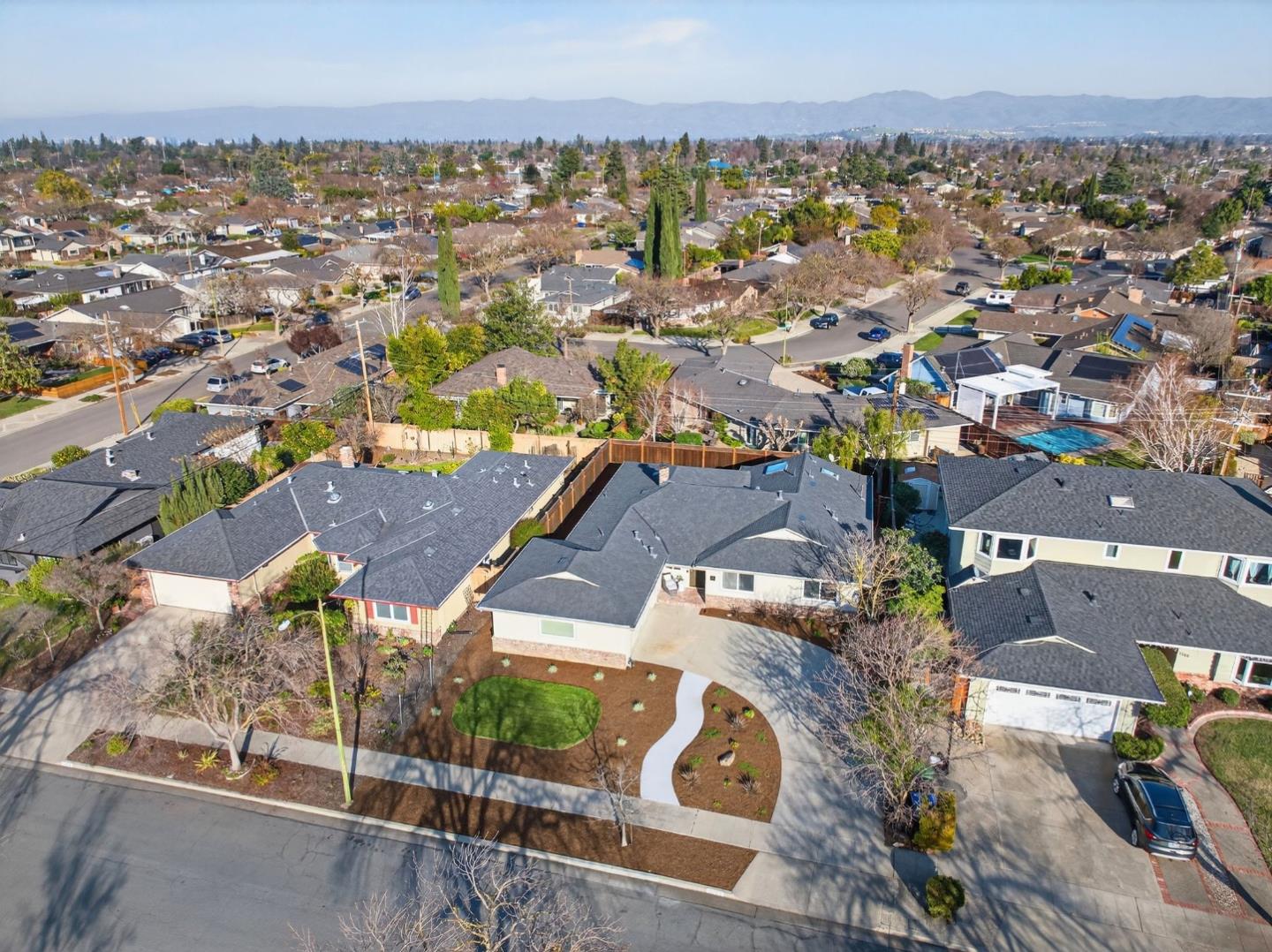 Detail Gallery Image 6 of 57 For 2864 Nicholas Dr, San Jose,  CA 95124 - 3 Beds | 2/1 Baths