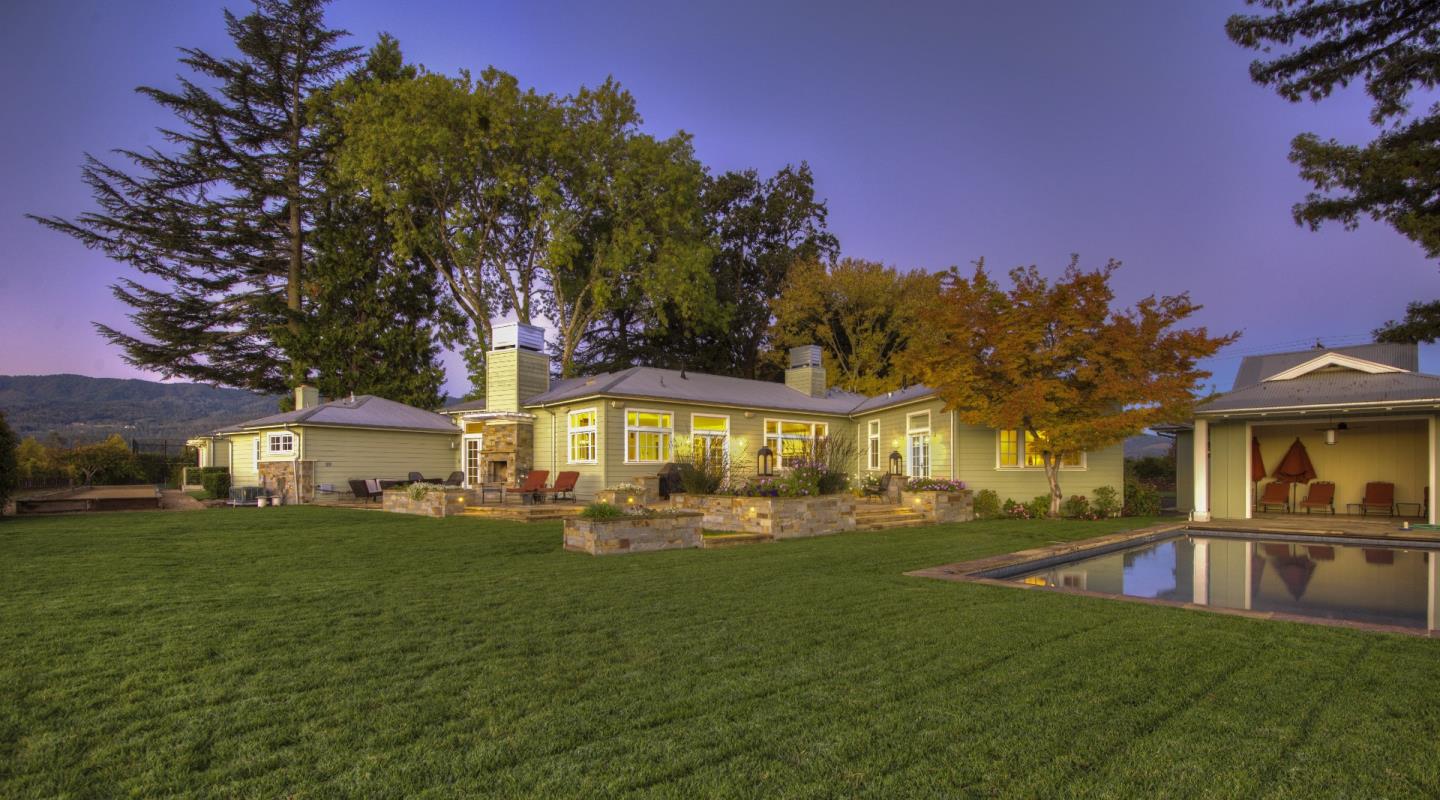 Detail Gallery Image 12 of 26 For 555 Zinfandel Ln, Saint Helena,  CA 94574 - 4 Beds | 4/1 Baths