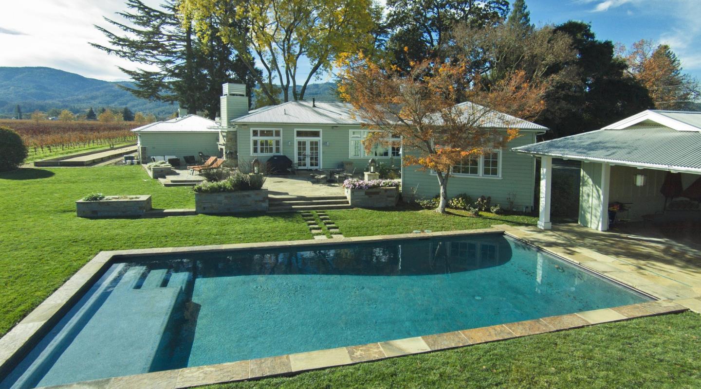 Detail Gallery Image 4 of 26 For 555 Zinfandel Ln, Saint Helena,  CA 94574 - 4 Beds | 4/1 Baths