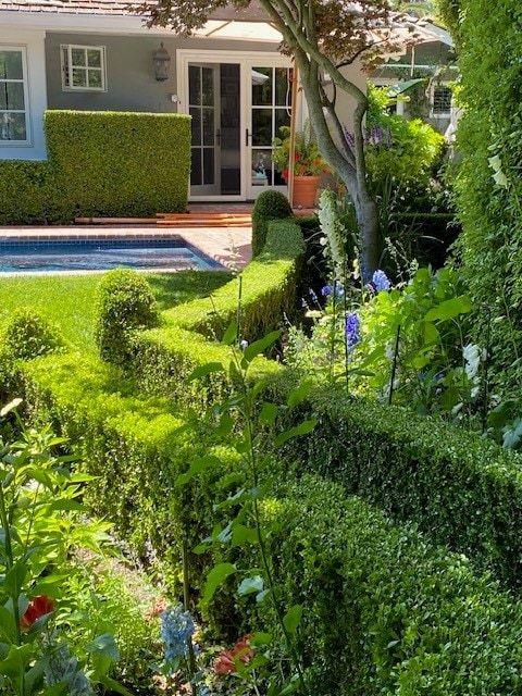 Detail Gallery Image 100 of 109 For 90 Melrose Pl, Redwood City,  CA 94062 - 4 Beds | 3/1 Baths