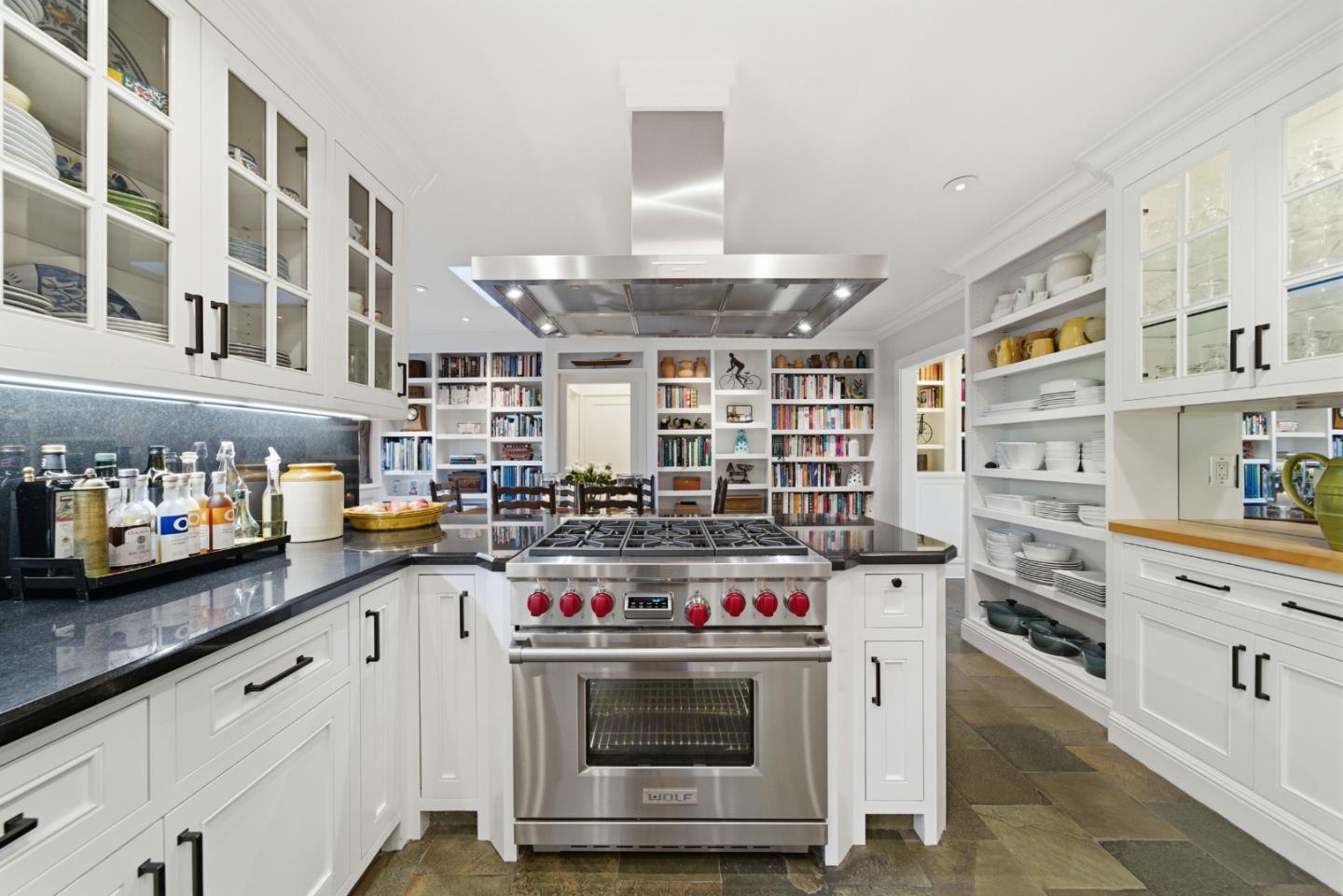 Detail Gallery Image 17 of 109 For 90 Melrose Pl, Redwood City,  CA 94062 - 4 Beds | 3/1 Baths