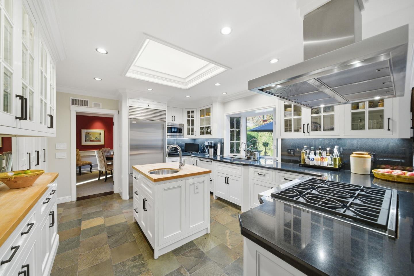 Detail Gallery Image 18 of 109 For 90 Melrose Pl, Redwood City,  CA 94062 - 4 Beds | 3/1 Baths