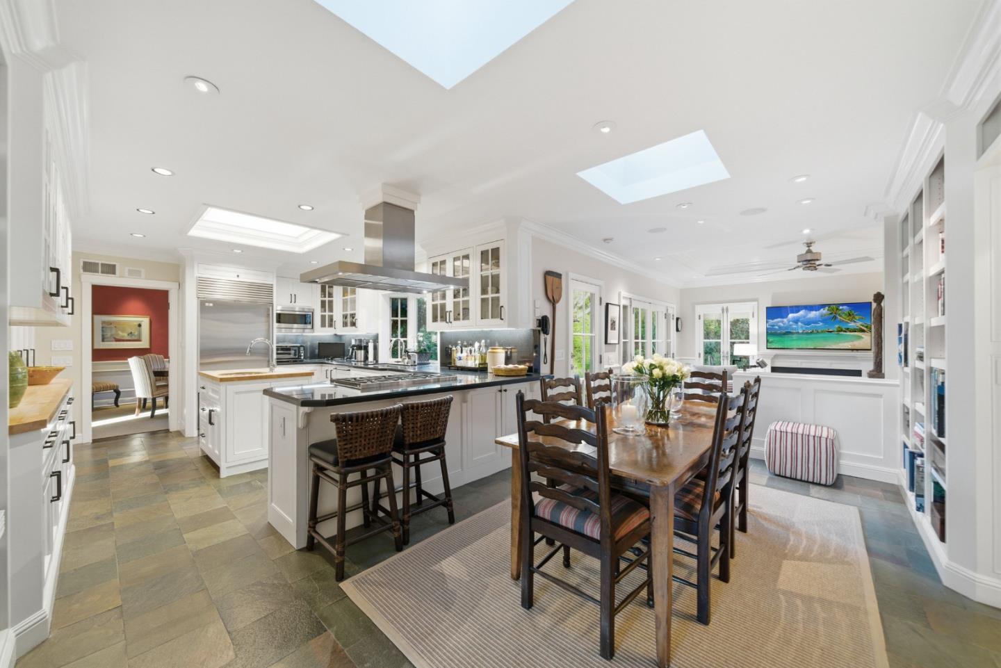 Detail Gallery Image 22 of 109 For 90 Melrose Pl, Redwood City,  CA 94062 - 4 Beds | 3/1 Baths