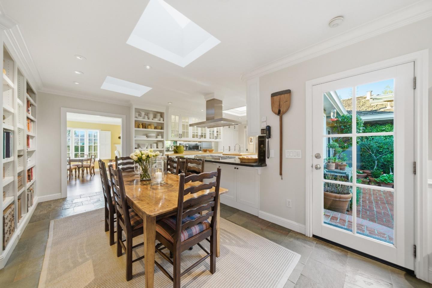 Detail Gallery Image 27 of 109 For 90 Melrose Pl, Redwood City,  CA 94062 - 4 Beds | 3/1 Baths