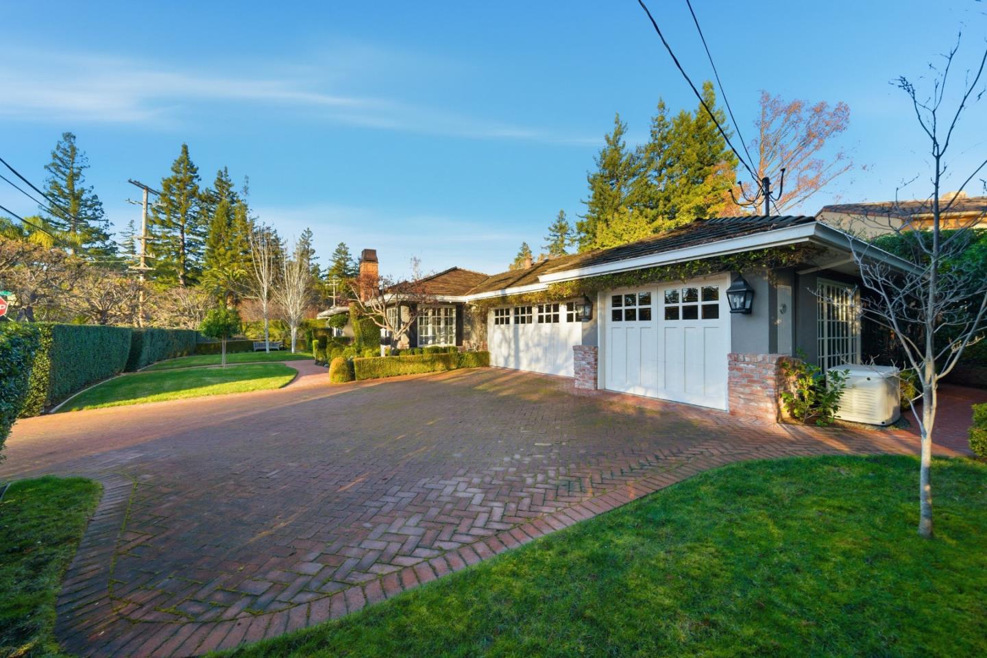 Detail Gallery Image 3 of 109 For 90 Melrose Pl, Redwood City,  CA 94062 - 4 Beds | 3/1 Baths