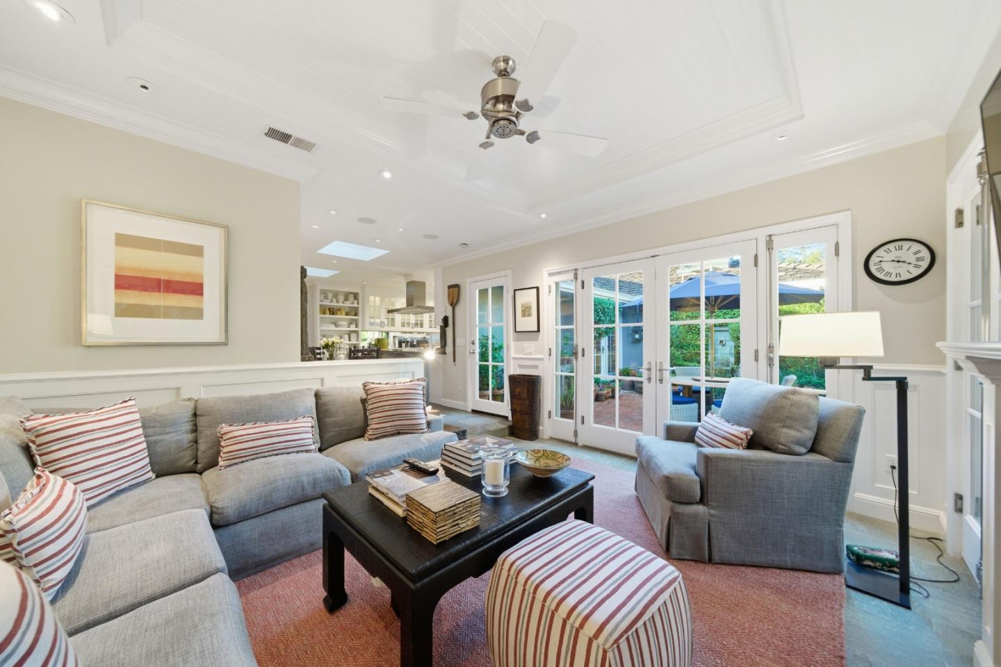 Detail Gallery Image 33 of 109 For 90 Melrose Pl, Redwood City,  CA 94062 - 4 Beds | 3/1 Baths