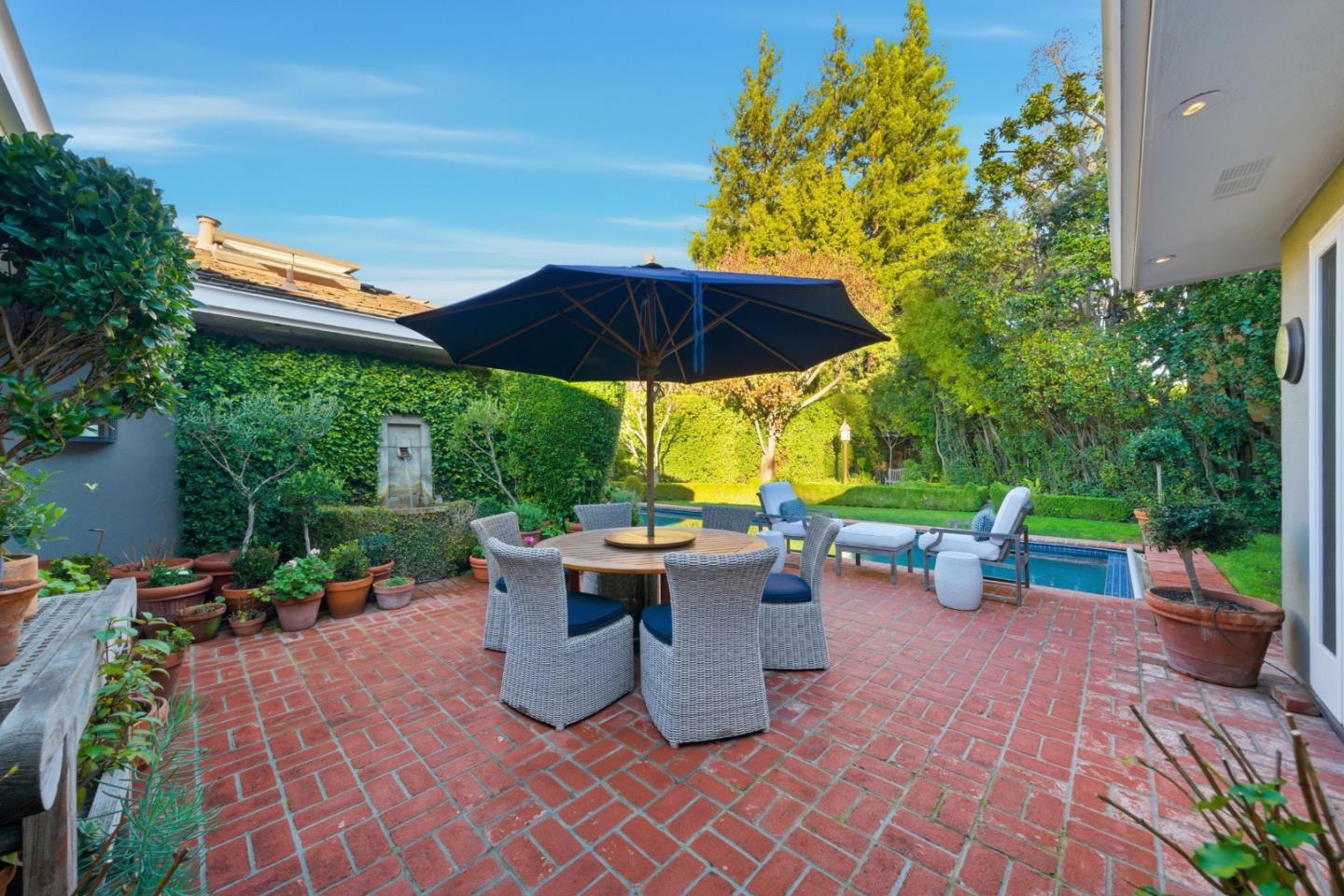 Detail Gallery Image 64 of 109 For 90 Melrose Pl, Redwood City,  CA 94062 - 4 Beds | 3/1 Baths