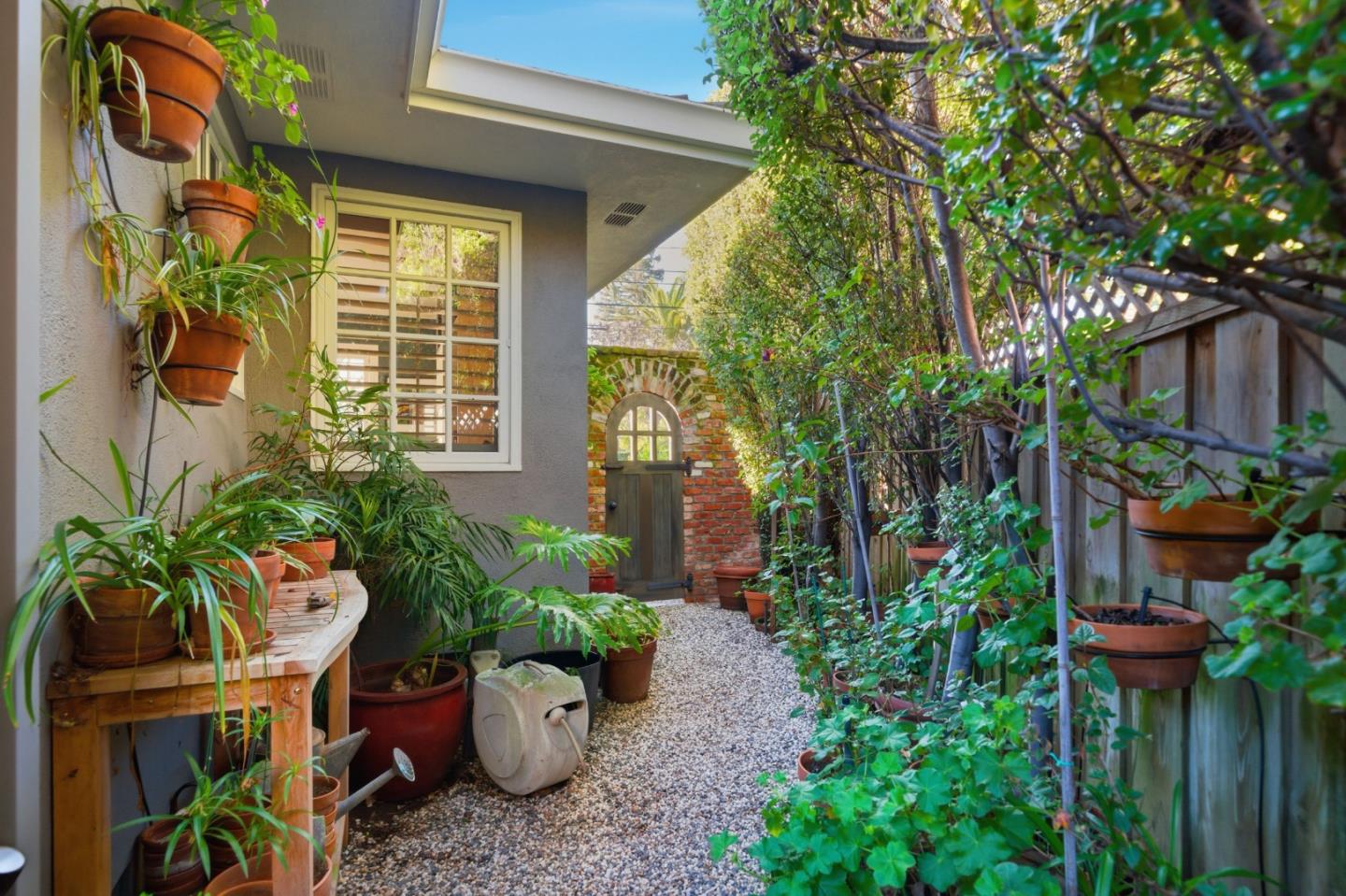 Detail Gallery Image 73 of 109 For 90 Melrose Pl, Redwood City,  CA 94062 - 4 Beds | 3/1 Baths