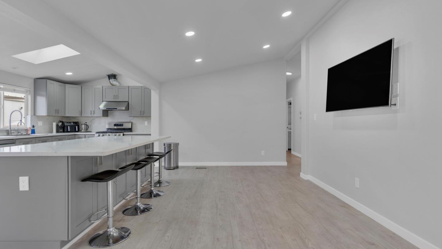 Detail Gallery Image 11 of 29 For 2151 Oakland Rd #523,  San Jose,  CA 95131 - 3 Beds | 2 Baths