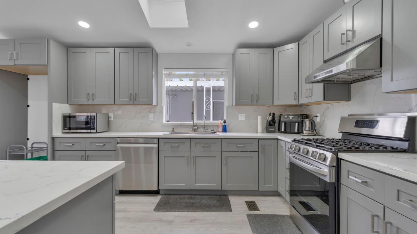 Detail Gallery Image 16 of 29 For 2151 Oakland Rd #523,  San Jose,  CA 95131 - 3 Beds | 2 Baths