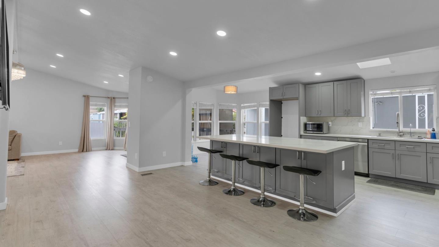 Detail Gallery Image 17 of 29 For 2151 Oakland Rd #523,  San Jose,  CA 95131 - 3 Beds | 2 Baths