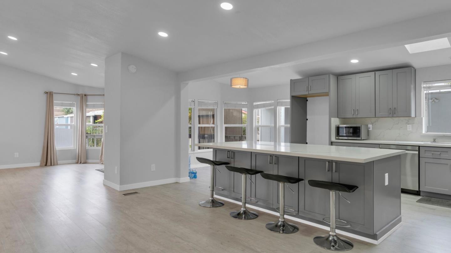 Detail Gallery Image 18 of 29 For 2151 Oakland Rd #523,  San Jose,  CA 95131 - 3 Beds | 2 Baths