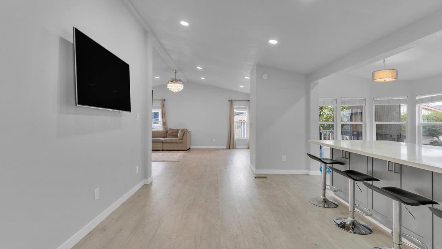 Detail Gallery Image 19 of 29 For 2151 Oakland Rd #523,  San Jose,  CA 95131 - 3 Beds | 2 Baths