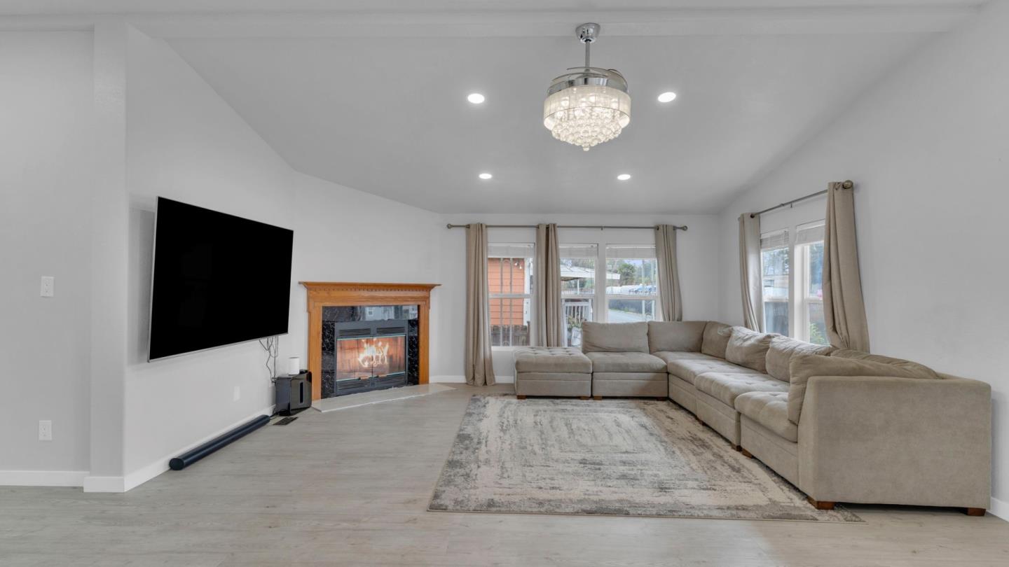 Detail Gallery Image 5 of 29 For 2151 Oakland Rd #523,  San Jose,  CA 95131 - 3 Beds | 2 Baths