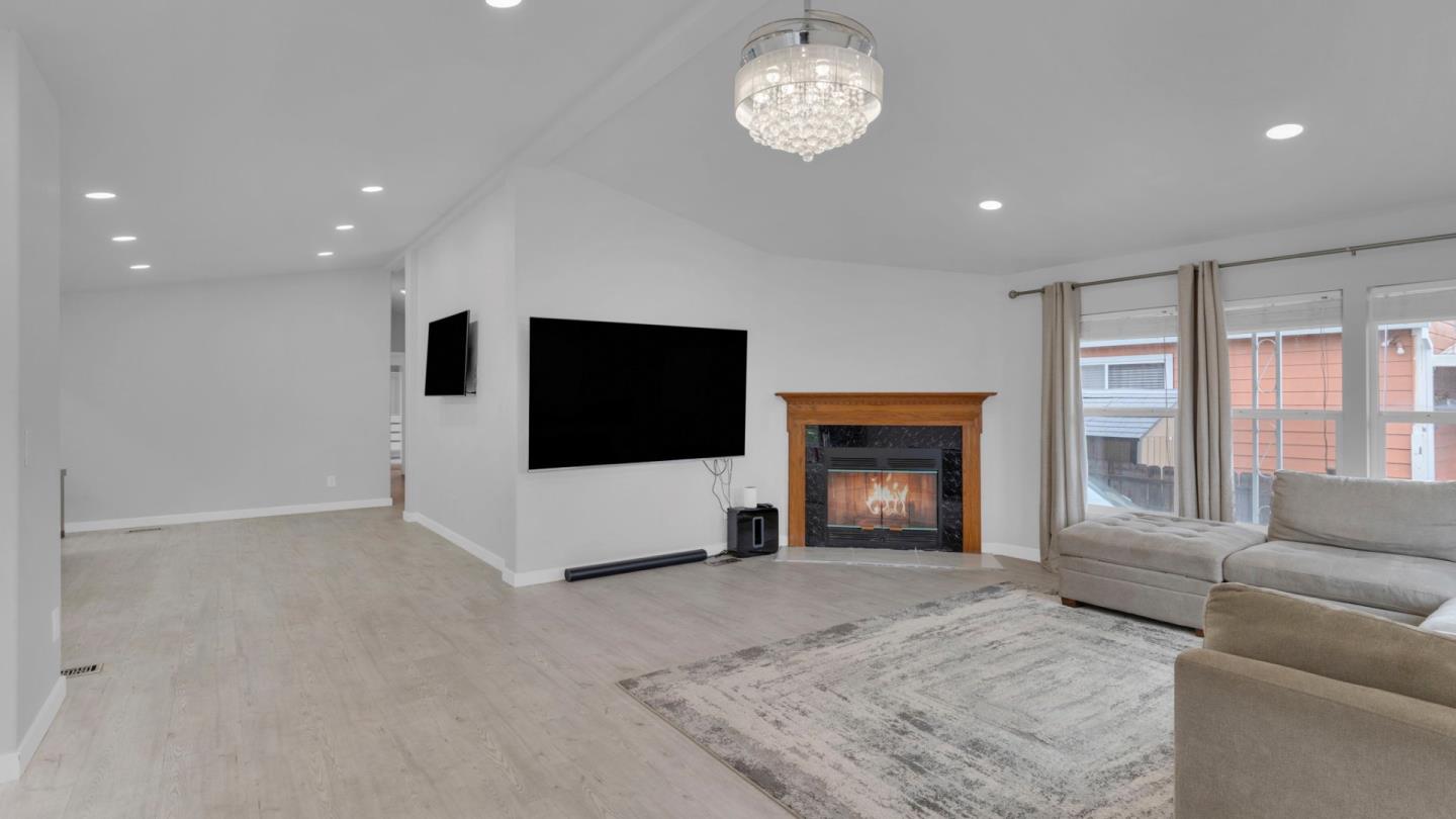 Detail Gallery Image 7 of 29 For 2151 Oakland Rd #523,  San Jose,  CA 95131 - 3 Beds | 2 Baths