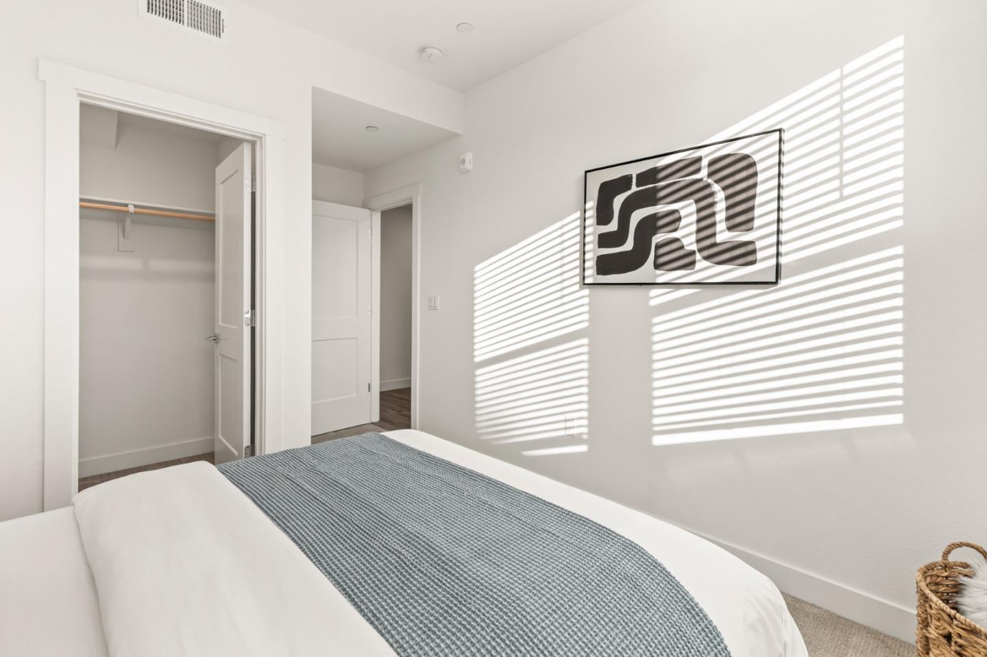 Detail Gallery Image 11 of 16 For 1303 Besra Trl #13,  Sunnyvale,  CA 94087 - 3 Beds | 2 Baths