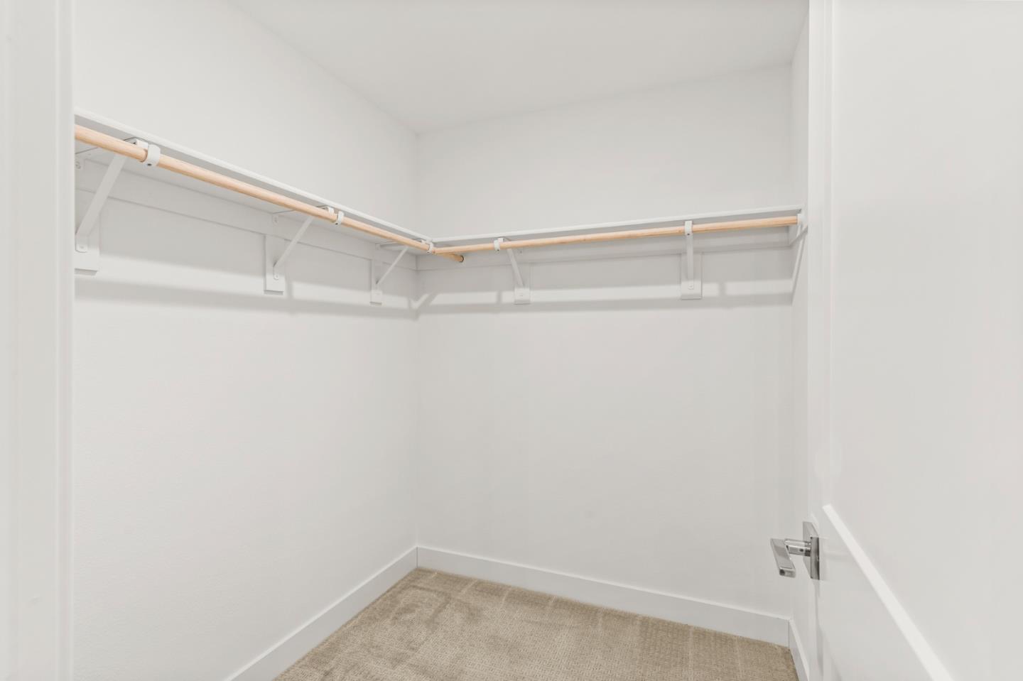 Detail Gallery Image 6 of 16 For 1303 Besra Trl #13,  Sunnyvale,  CA 94087 - 3 Beds | 2 Baths