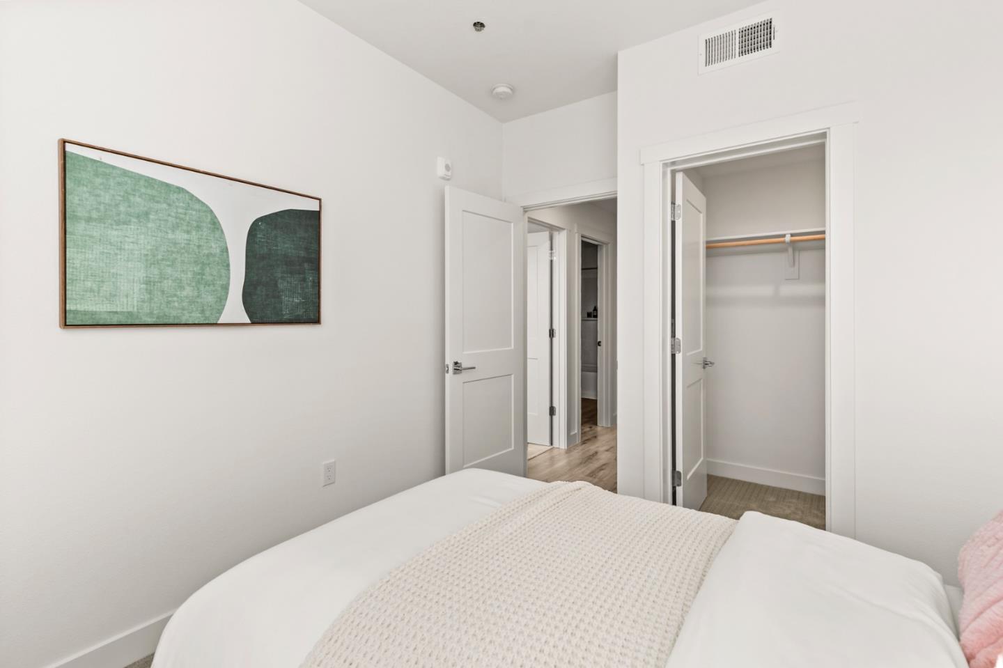 Detail Gallery Image 9 of 16 For 1303 Besra Trl #13,  Sunnyvale,  CA 94087 - 3 Beds | 2 Baths