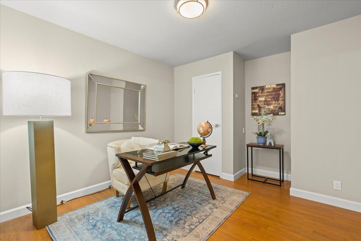 Detail Gallery Image 13 of 28 For 1466 Woodgrove Sq, San Jose,  CA 95117 - 3 Beds | 2 Baths