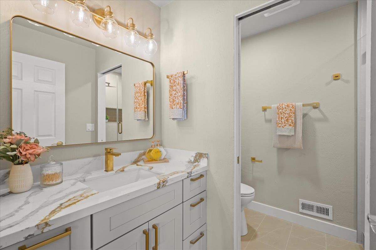 Detail Gallery Image 19 of 28 For 1466 Woodgrove Sq, San Jose,  CA 95117 - 3 Beds | 2 Baths