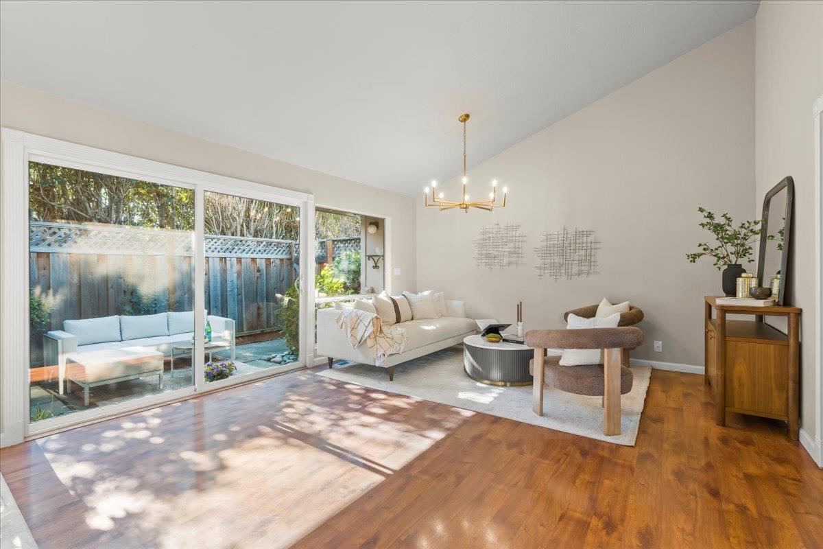 Detail Gallery Image 2 of 28 For 1466 Woodgrove Sq, San Jose,  CA 95117 - 3 Beds | 2 Baths