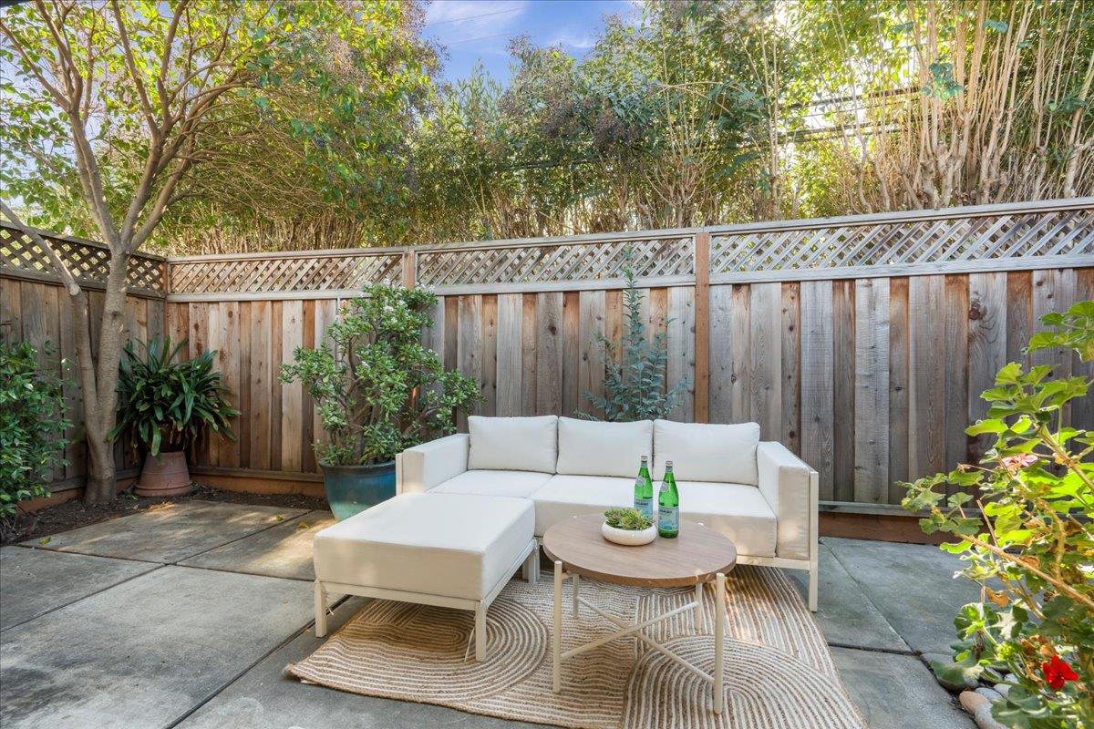 Detail Gallery Image 21 of 28 For 1466 Woodgrove Sq, San Jose,  CA 95117 - 3 Beds | 2 Baths