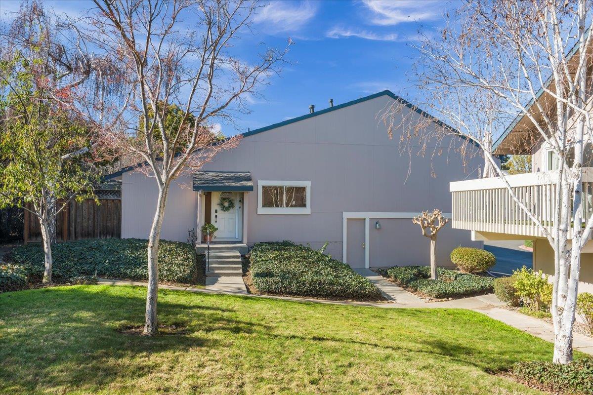 Detail Gallery Image 24 of 28 For 1466 Woodgrove Sq, San Jose,  CA 95117 - 3 Beds | 2 Baths