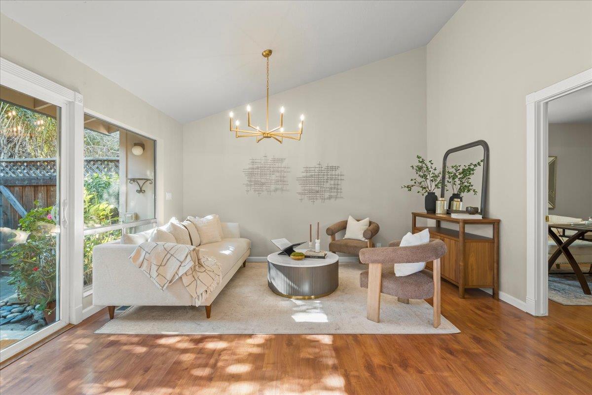 Detail Gallery Image 9 of 28 For 1466 Woodgrove Sq, San Jose,  CA 95117 - 3 Beds | 2 Baths