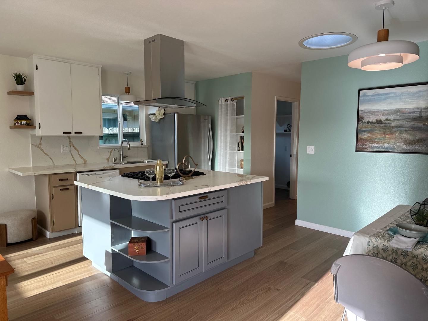 Detail Gallery Image 13 of 48 For 755 Pino Way, Salinas,  CA 93905 - 3 Beds | 2 Baths